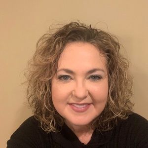 Meet your Posher, Kendra